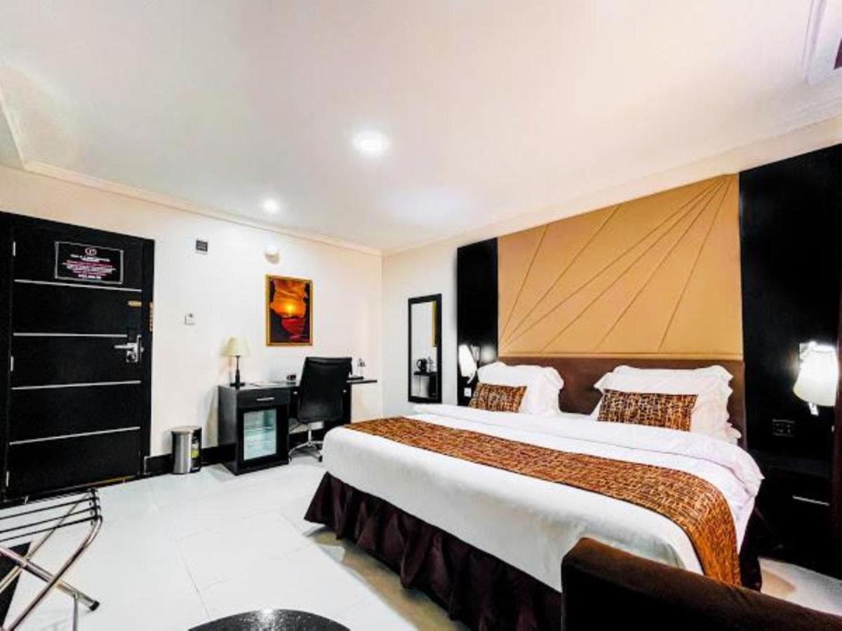 Pasadena Suites レッキ エクステリア 写真